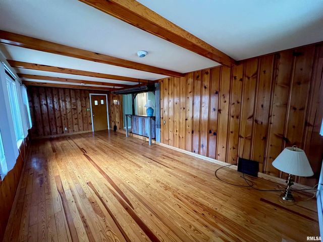 1508 E WALNUT Street, Carbondale, IL 62902