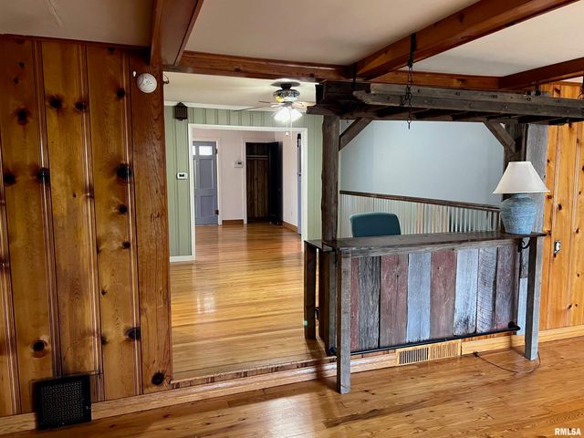 1508 E WALNUT Street, Carbondale, IL 62902