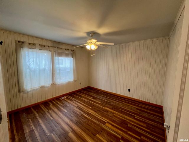 1508 E WALNUT Street, Carbondale, IL 62902