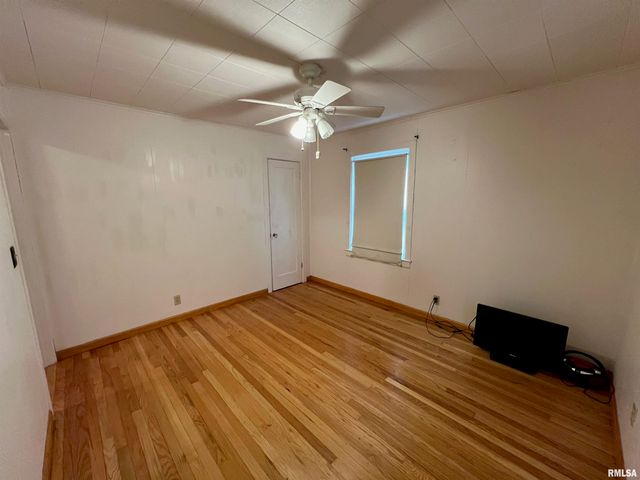 1508 E WALNUT Street, Carbondale, IL 62902