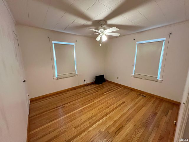 1508 E WALNUT Street, Carbondale, IL 62902