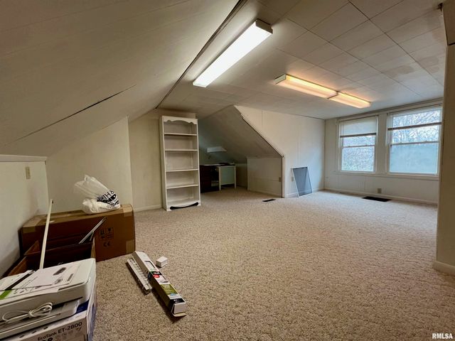 1508 E WALNUT Street, Carbondale, IL 62902