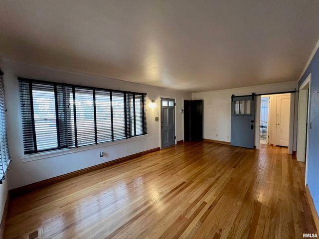 1508 E WALNUT Street, Carbondale, IL 62902