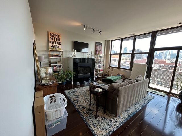 15 S Throop Street 506, Chicago, IL 60607