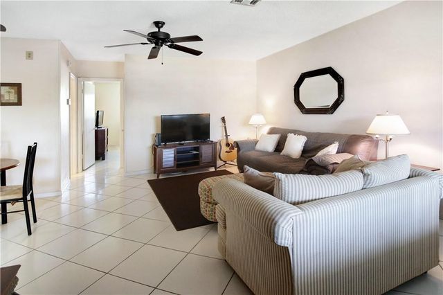 2100 NE 38TH Street 222, Lighthouse Point, FL 33064