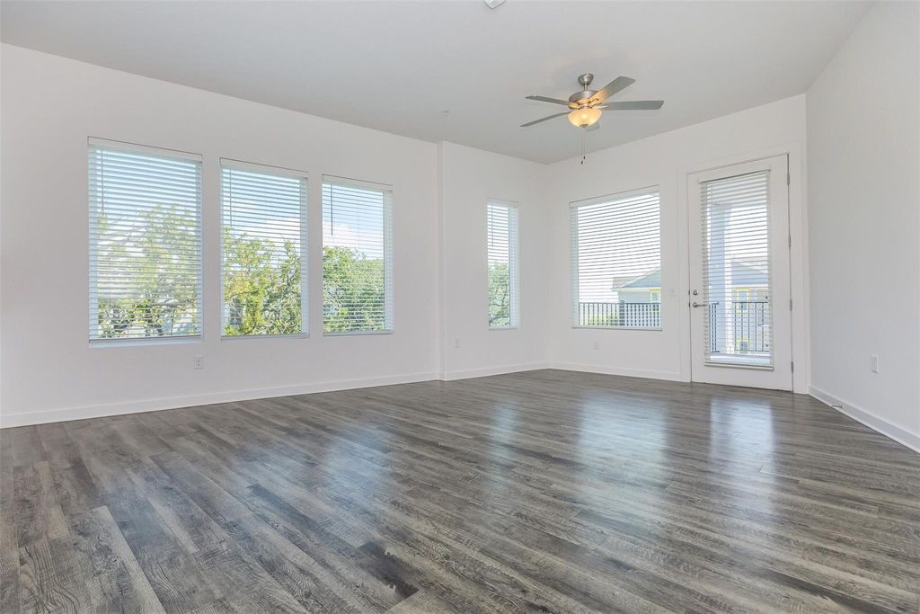 680 Naumann DR 1-412, Leander, TX 78641