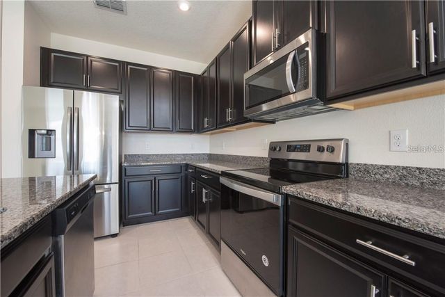 2400 AVIAN LOOP, Kissimmee, FL 34741