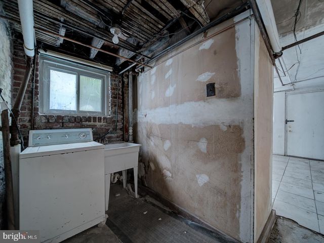 1129 GIRARD ST NW, Washington, DC 20009