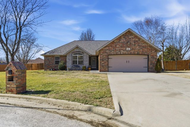 605 Glen Oaks Circle, Nixa, MO 65714