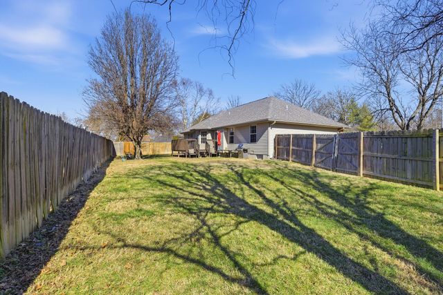 605 Glen Oaks Circle, Nixa, MO 65714