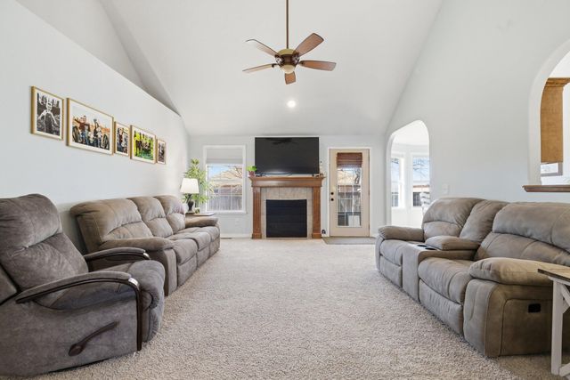 605 Glen Oaks Circle, Nixa, MO 65714