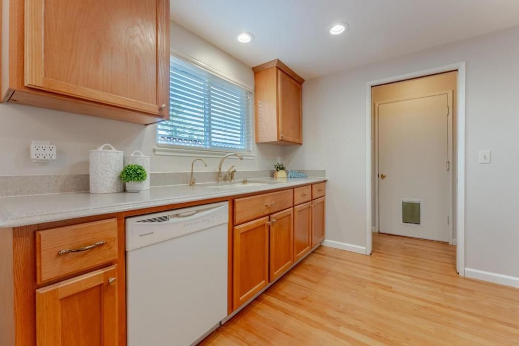 Image 11 of property listing at 2718 Suisun Avenue, San Jose, CA 95121