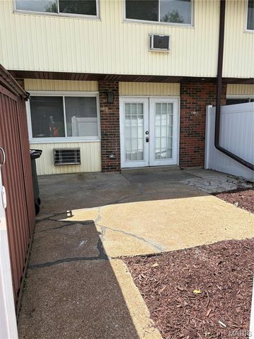 7278 Hazelcrest Drive, Hazelwood, MO 63042