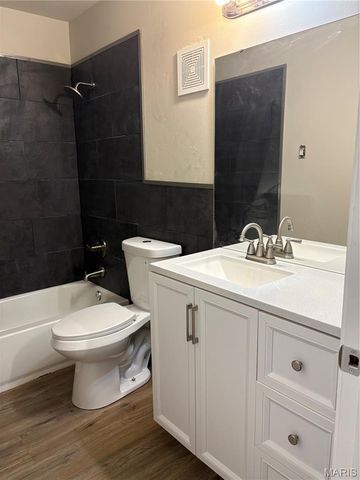 7278 Hazelcrest Drive, Hazelwood, MO 63042