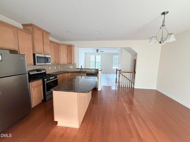 717 Suffield Way, Cary, NC 27519