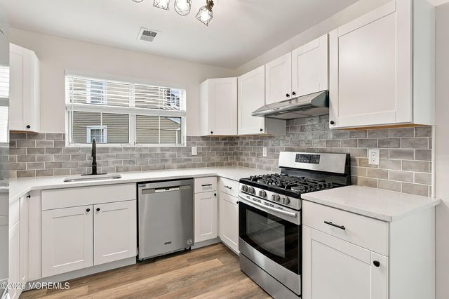 23 Sequoia Court, Barnegat, NJ 08005