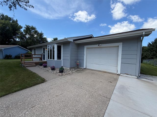 936 Grant Court SE, Bondurant, IA 50035