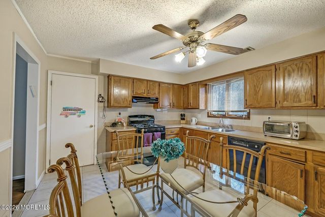 178 Mountain View Drive, Lakewood, NJ 08701
