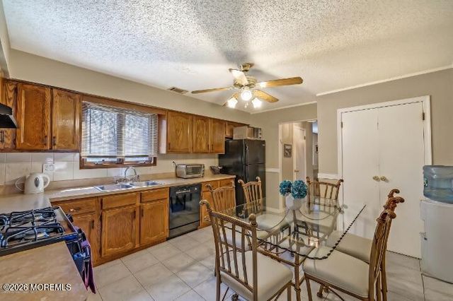 178 Mountain View Drive, Lakewood, NJ 08701
