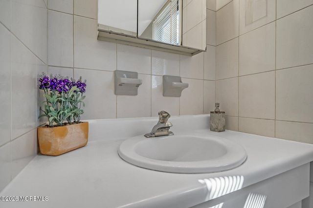 178 Mountain View Drive, Lakewood, NJ 08701