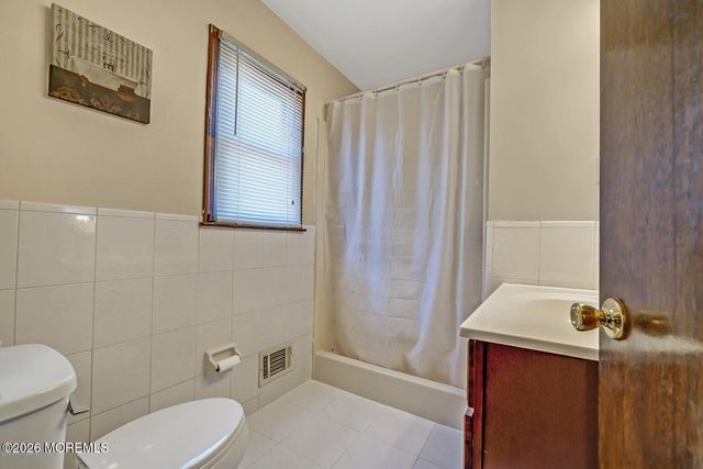 178 Mountain View Drive, Lakewood, NJ 08701