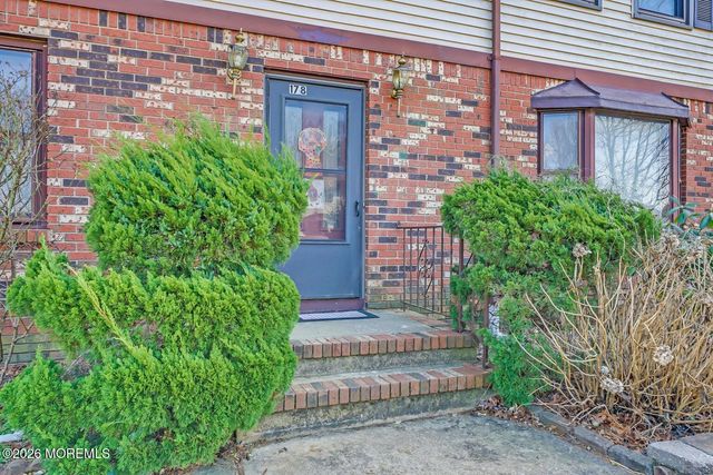 178 Mountain View Drive, Lakewood, NJ 08701