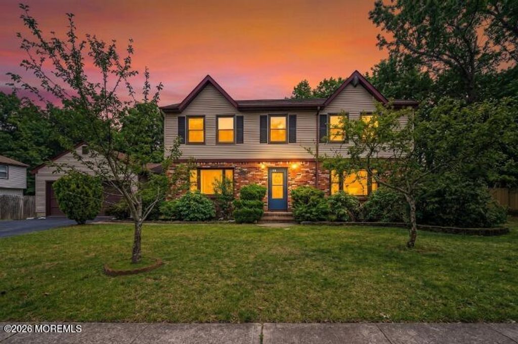 178 Mountain View Drive, Lakewood, NJ 08701