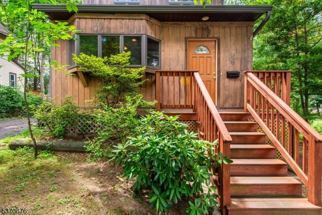 15 Kingsberry Ave, Westwood Boro, NJ 07675