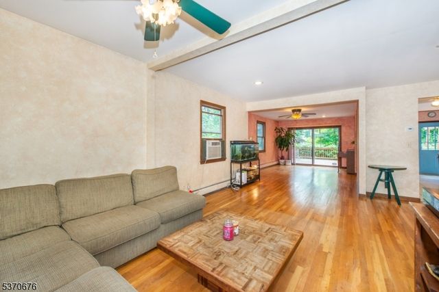 15 Kingsberry Ave, Westwood Boro, NJ 07675