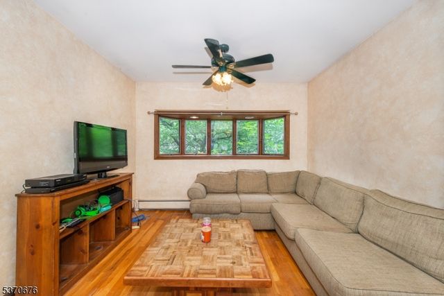 15 Kingsberry Ave, Westwood Boro, NJ 07675