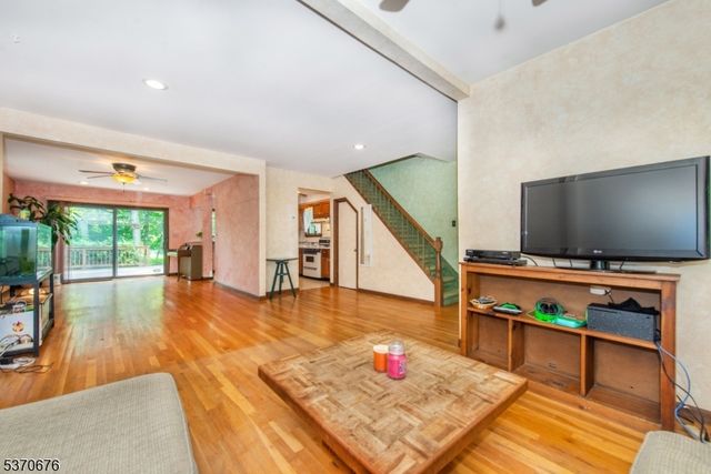 15 Kingsberry Ave, Westwood Boro, NJ 07675