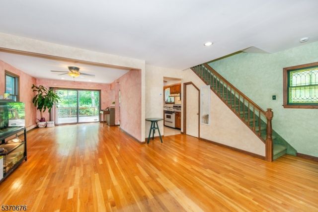 15 Kingsberry Ave, Westwood Boro, NJ 07675