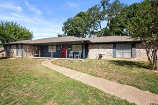 2293 Anderson CR 359, Palestine, TX 75803
