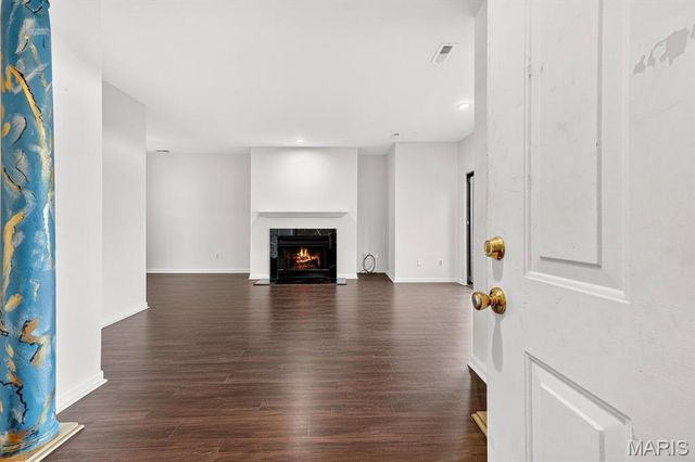 5381 Pershing Avenue 104, St Louis, MO 63112