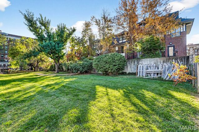 5381 Pershing Avenue 104, St Louis, MO 63112