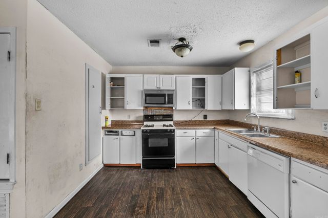 32 Ross Circle, Jacksonville, AR 72076