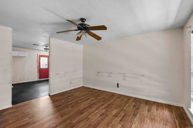 32 Ross Circle, Jacksonville, AR 72076