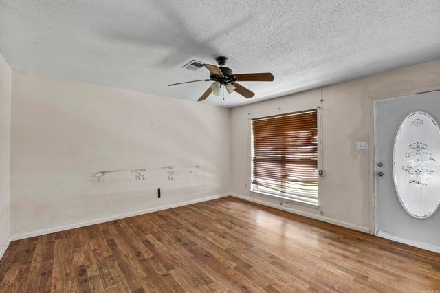 32 Ross Circle, Jacksonville, AR 72076