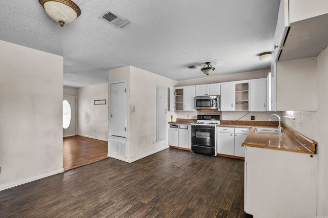 32 Ross Circle, Jacksonville, AR 72076