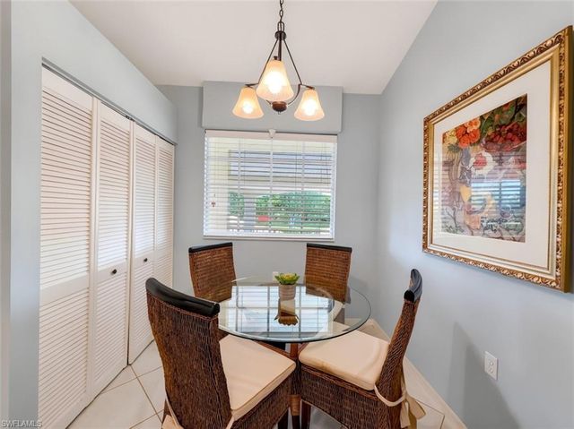 8175 Celeste DR 1230, Naples, FL 34113