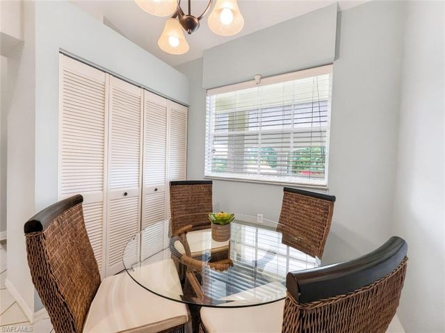 8175 Celeste DR 1230, Naples, FL 34113