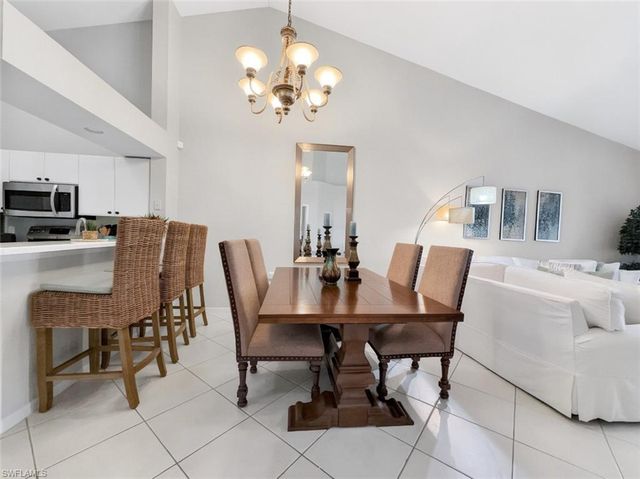 8175 Celeste DR 1230, Naples, FL 34113