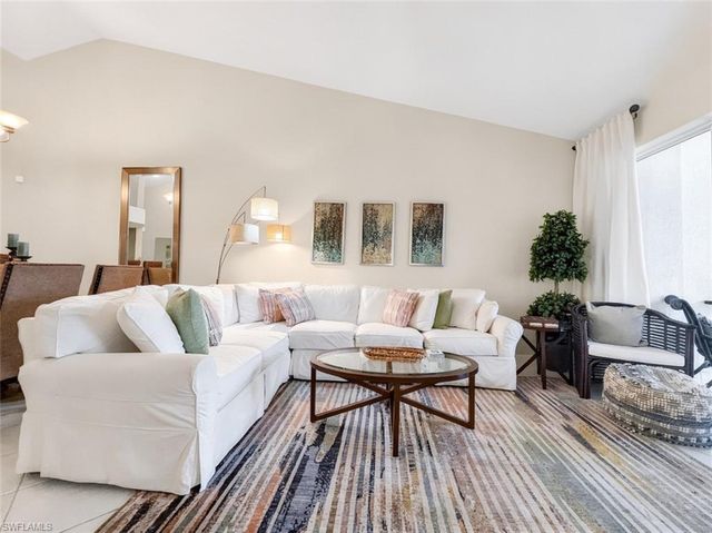 8175 Celeste DR 1230, Naples, FL 34113