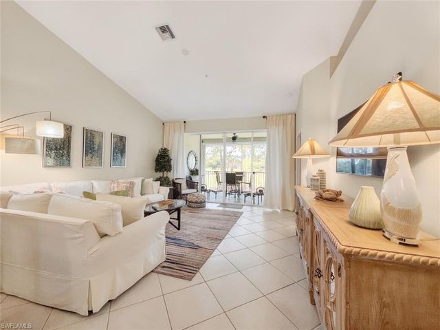 8175 Celeste DR 1230, Naples, FL 34113