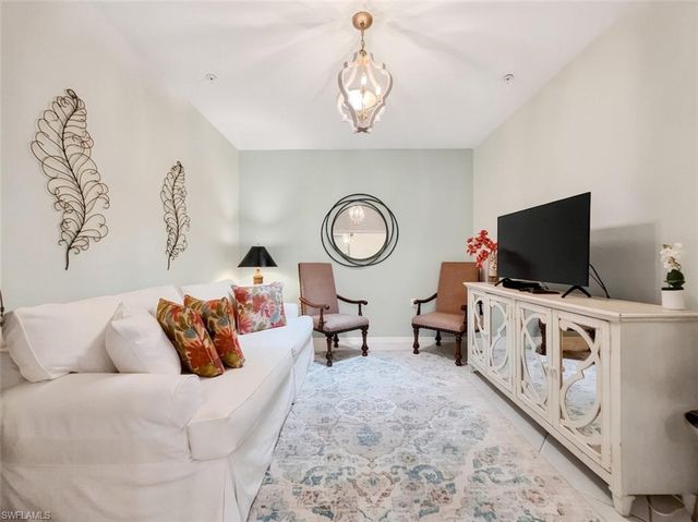 8175 Celeste DR 1230, Naples, FL 34113