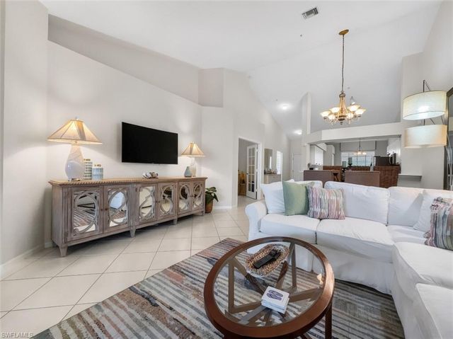 8175 Celeste DR 1230, Naples, FL 34113