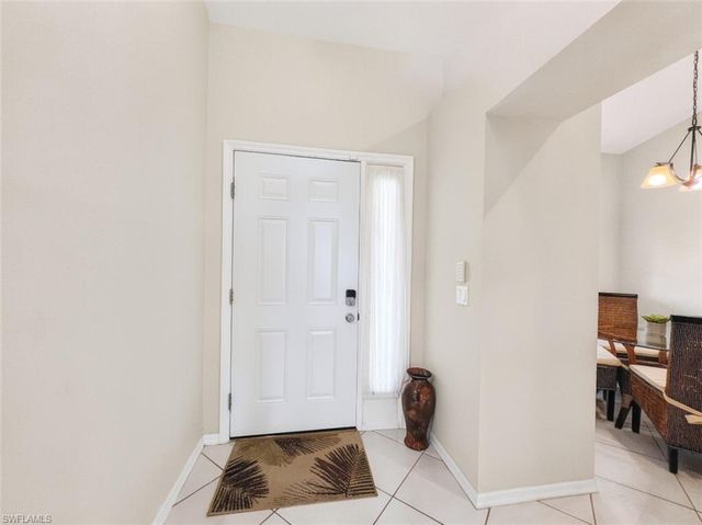 8175 Celeste DR 1230, Naples, FL 34113