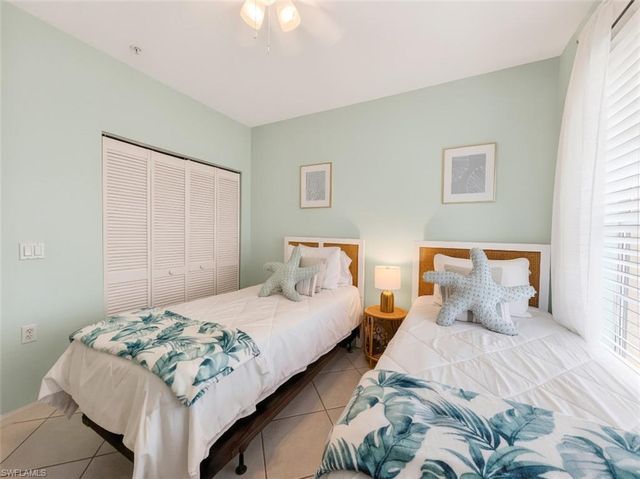 8175 Celeste DR 1230, Naples, FL 34113