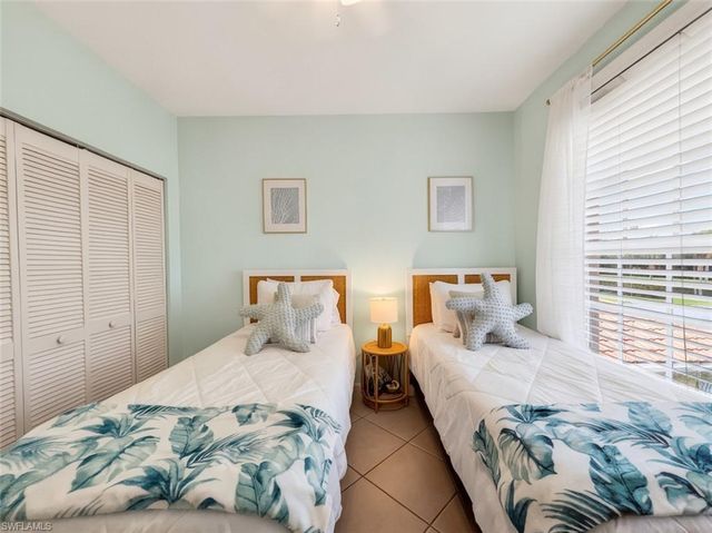 8175 Celeste DR 1230, Naples, FL 34113