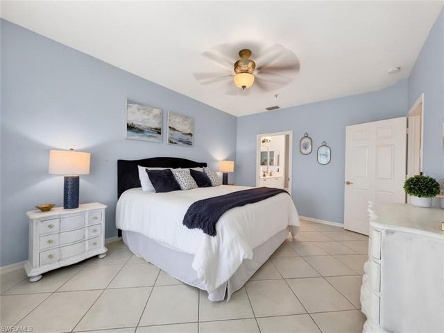 8175 Celeste DR 1230, Naples, FL 34113